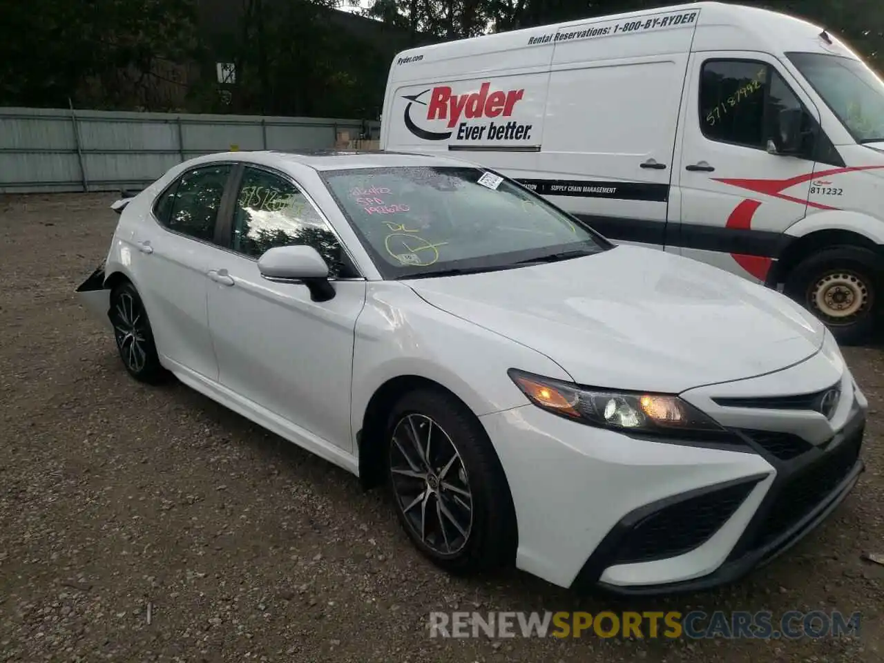 1 Photograph of a damaged car 4T1G11AK4NU003528 TOYOTA CAMRY 2022