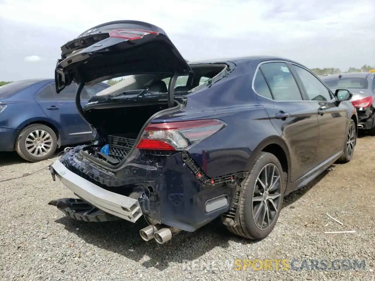 4 Photograph of a damaged car 4T1G11AK4NU622825 TOYOTA CAMRY 2022