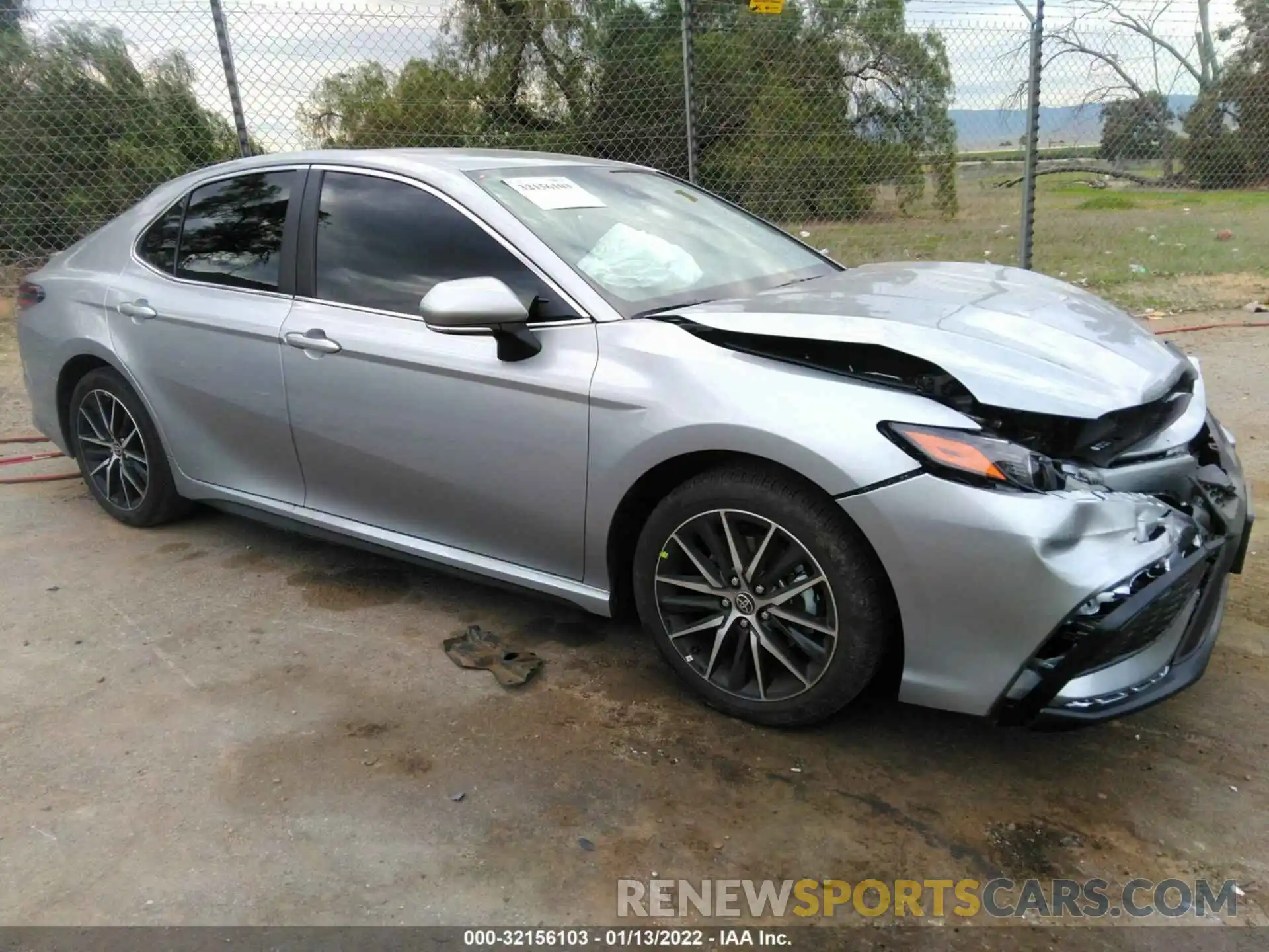 1 Photograph of a damaged car 4T1G11AK4NU640984 TOYOTA CAMRY 2022