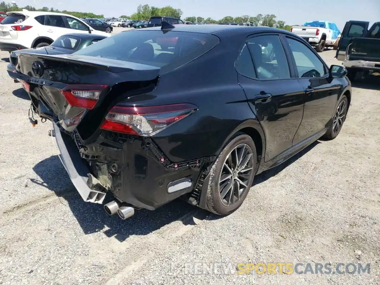 4 Photograph of a damaged car 4T1G11AK4NU651595 TOYOTA CAMRY 2022