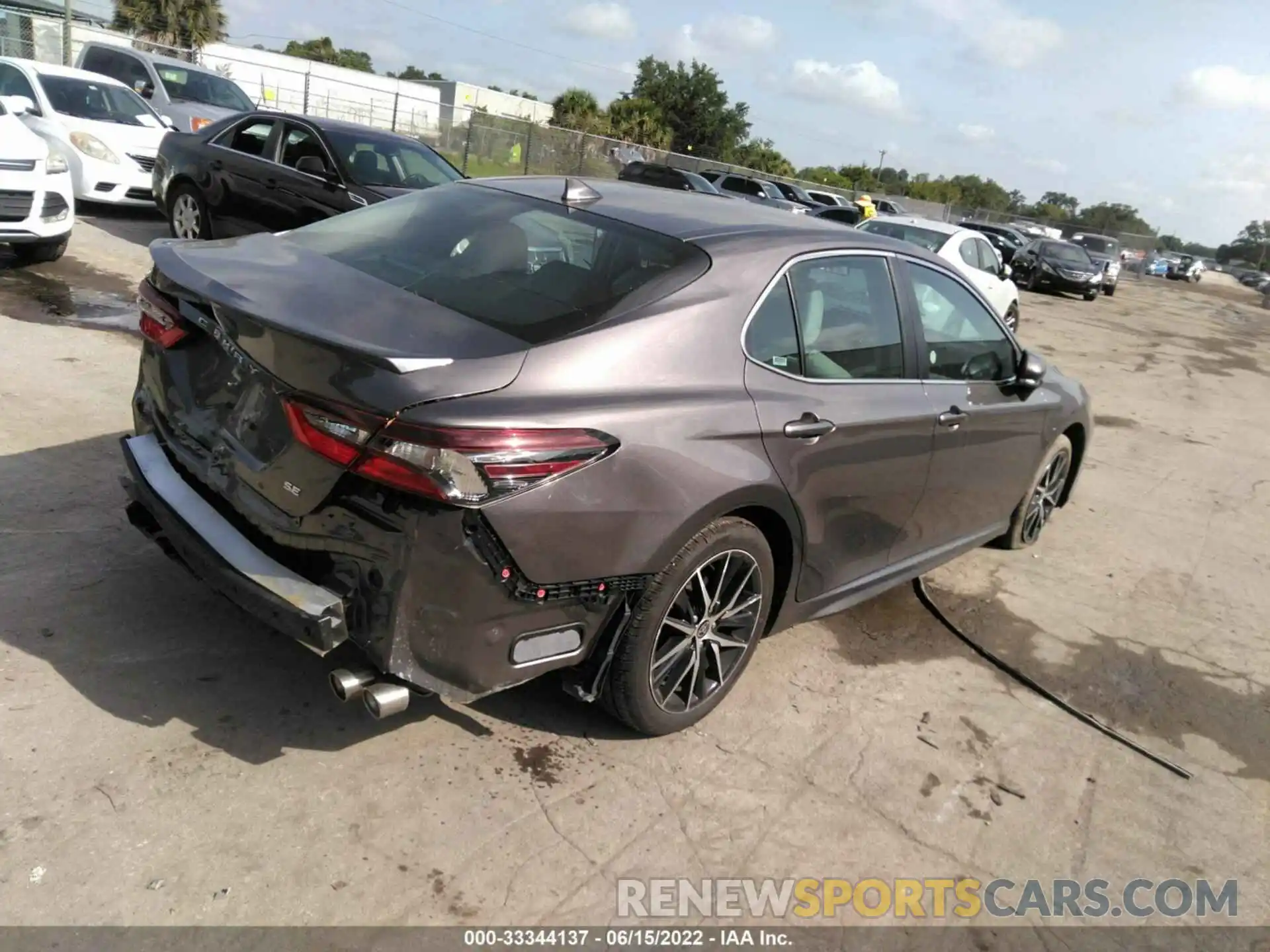 4 Photograph of a damaged car 4T1G11AK4NU659597 TOYOTA CAMRY 2022