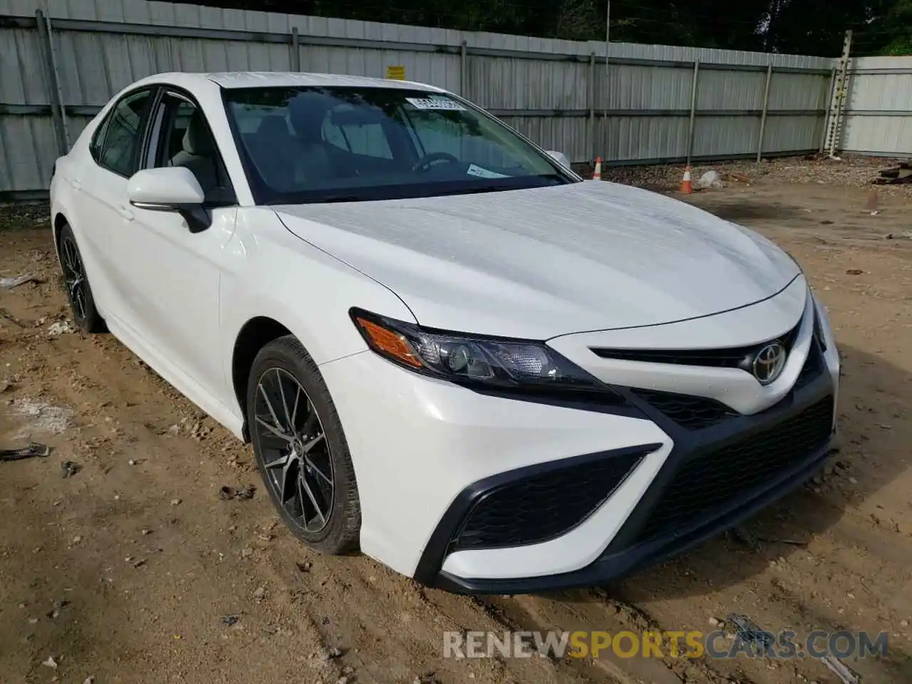 1 Photograph of a damaged car 4T1G11AK4NU661608 TOYOTA CAMRY 2022