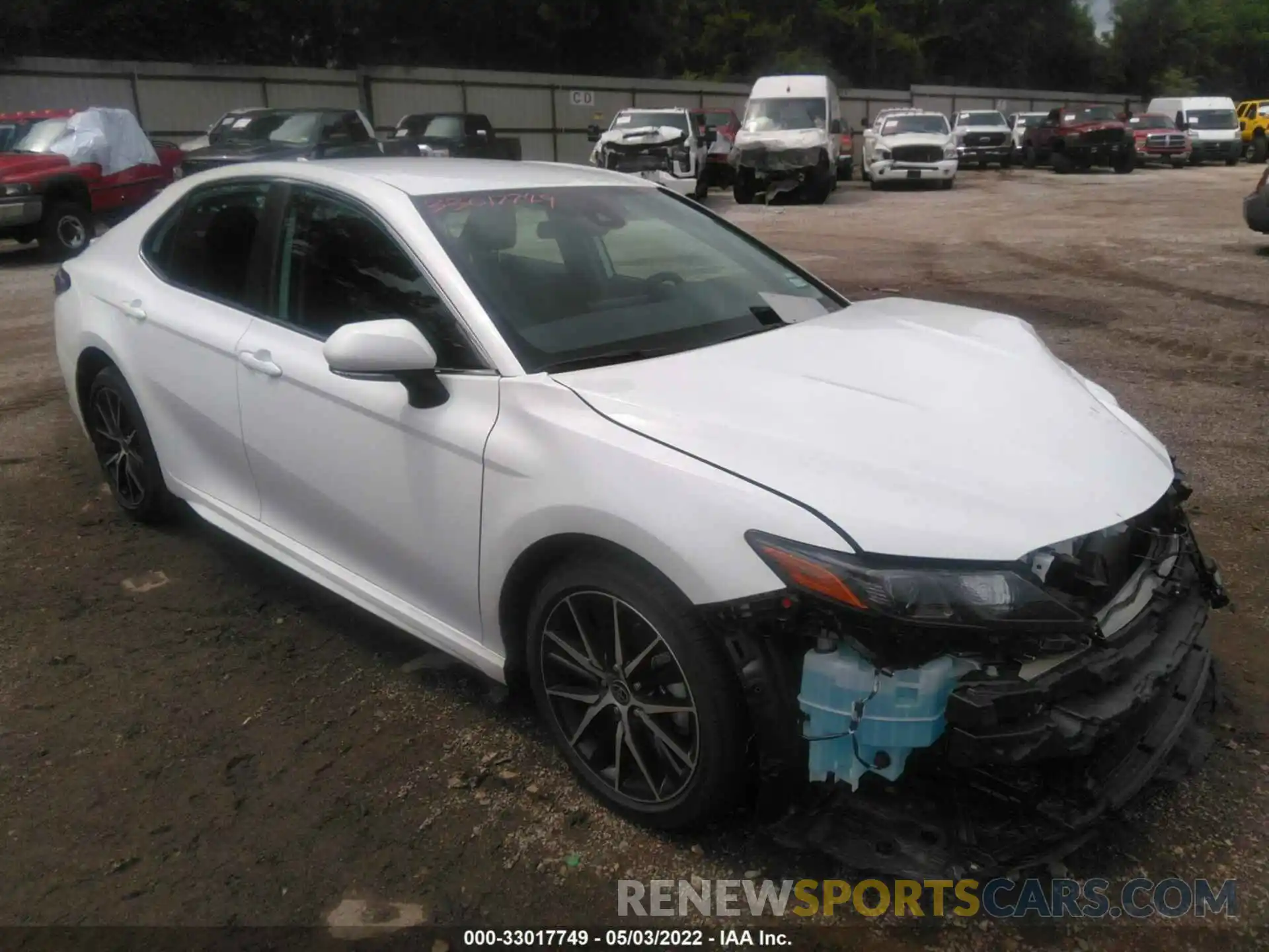 1 Photograph of a damaged car 4T1G11AK4NU666033 TOYOTA CAMRY 2022