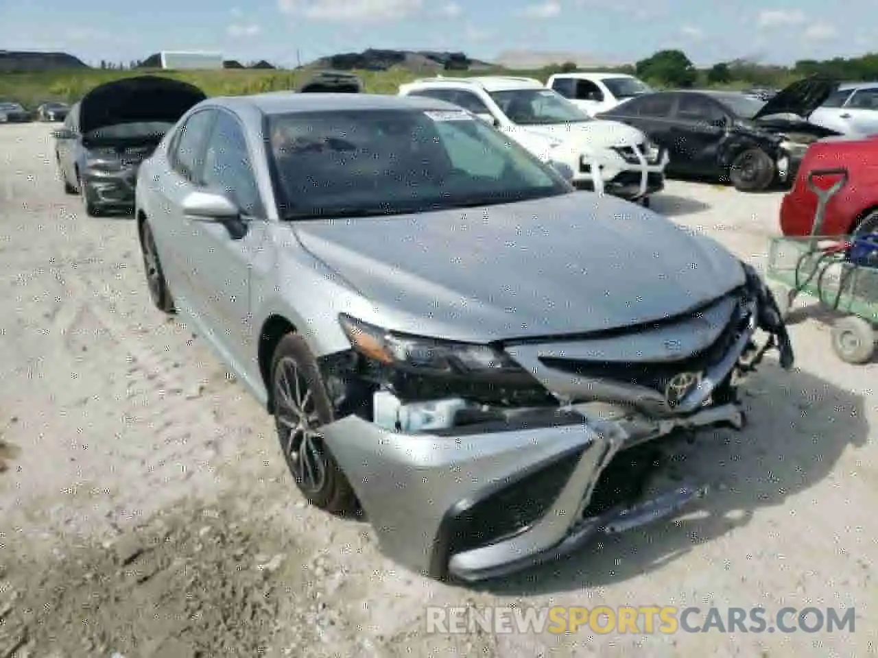 1 Photograph of a damaged car 4T1G11AK4NU679168 TOYOTA CAMRY 2022