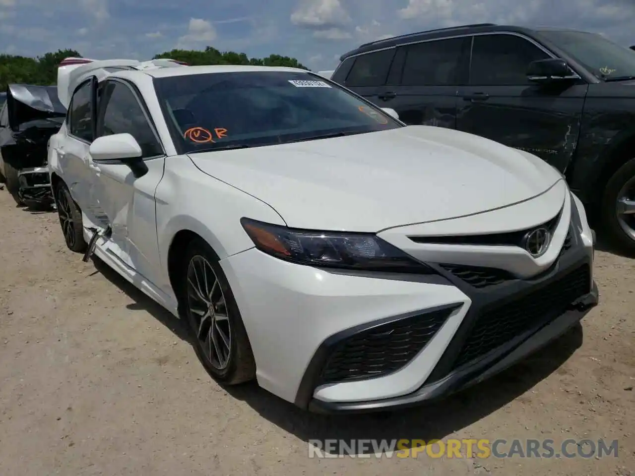 1 Photograph of a damaged car 4T1G11AK5NU013842 TOYOTA CAMRY 2022