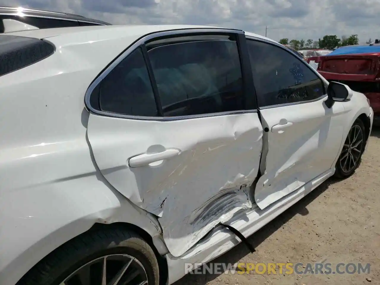 9 Photograph of a damaged car 4T1G11AK5NU013842 TOYOTA CAMRY 2022