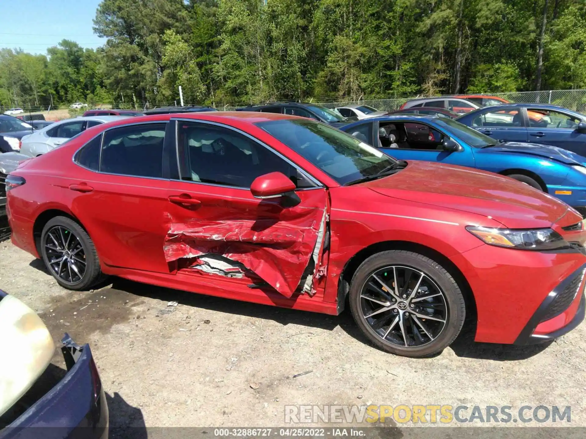 6 Photograph of a damaged car 4T1G11AK5NU018488 TOYOTA CAMRY 2022