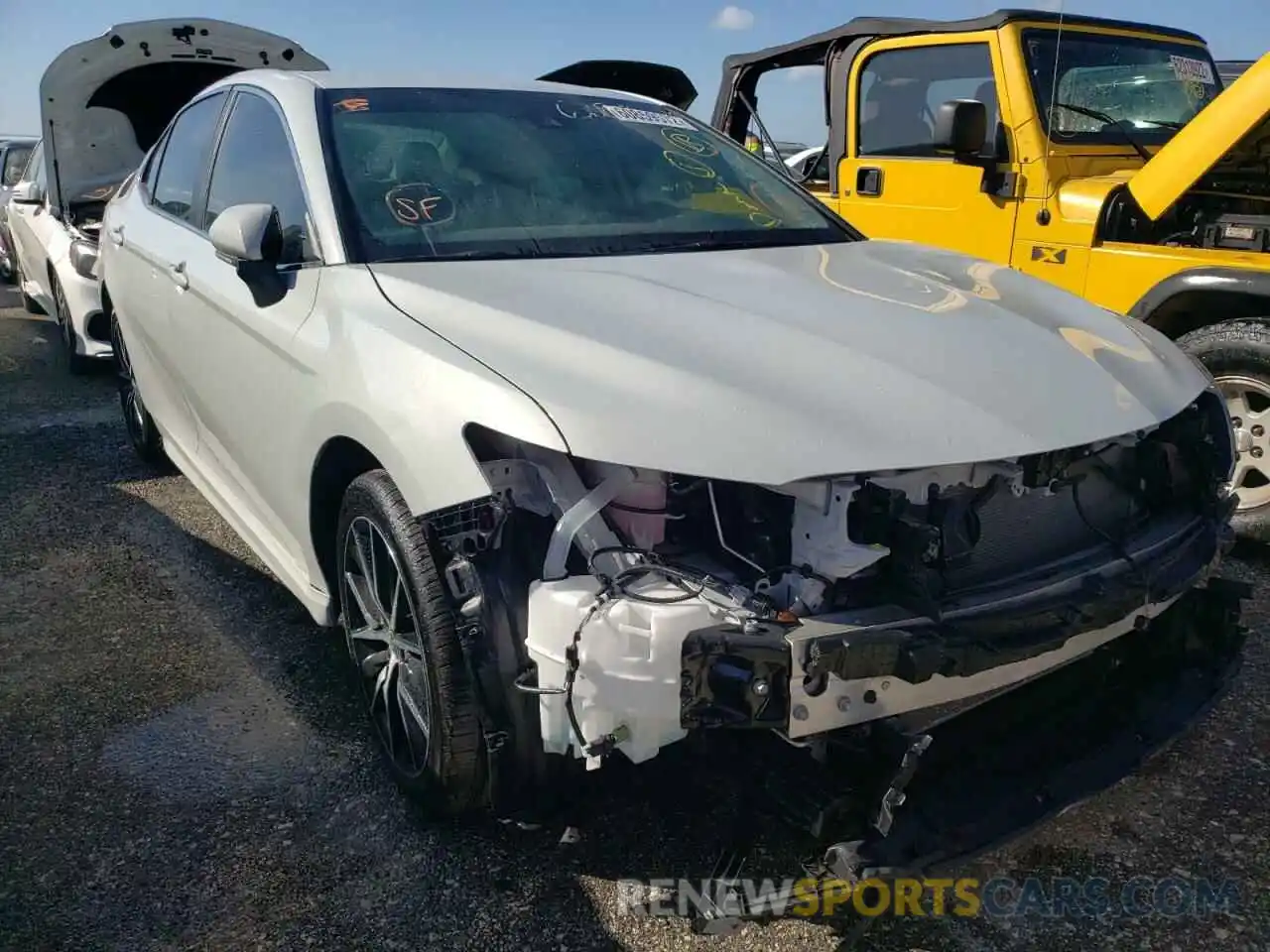 1 Photograph of a damaged car 4T1G11AK5NU055850 TOYOTA CAMRY 2022