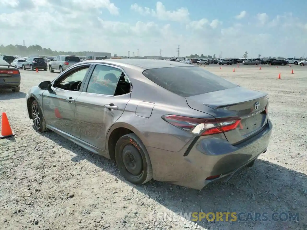 3 Photograph of a damaged car 4T1G11AK5NU618623 TOYOTA CAMRY 2022