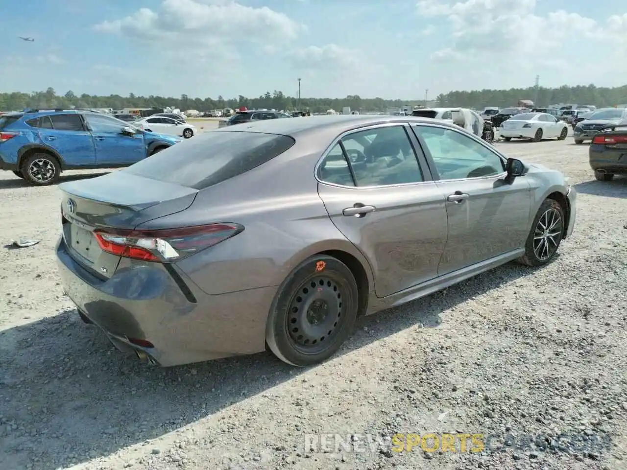 4 Photograph of a damaged car 4T1G11AK5NU618623 TOYOTA CAMRY 2022