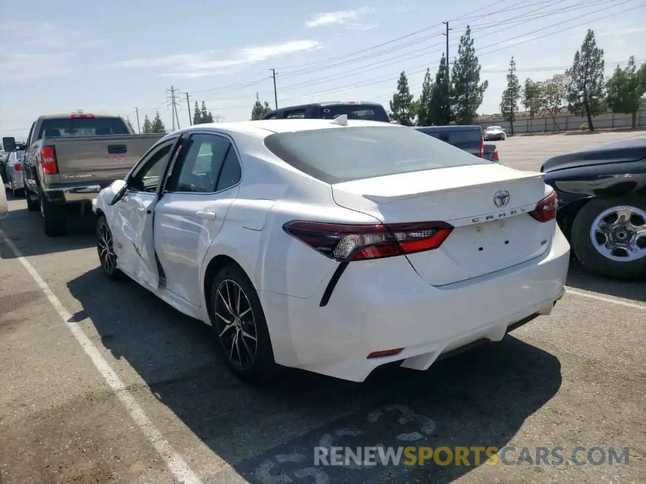 3 Photograph of a damaged car 4T1G11AK5NU619092 TOYOTA CAMRY 2022