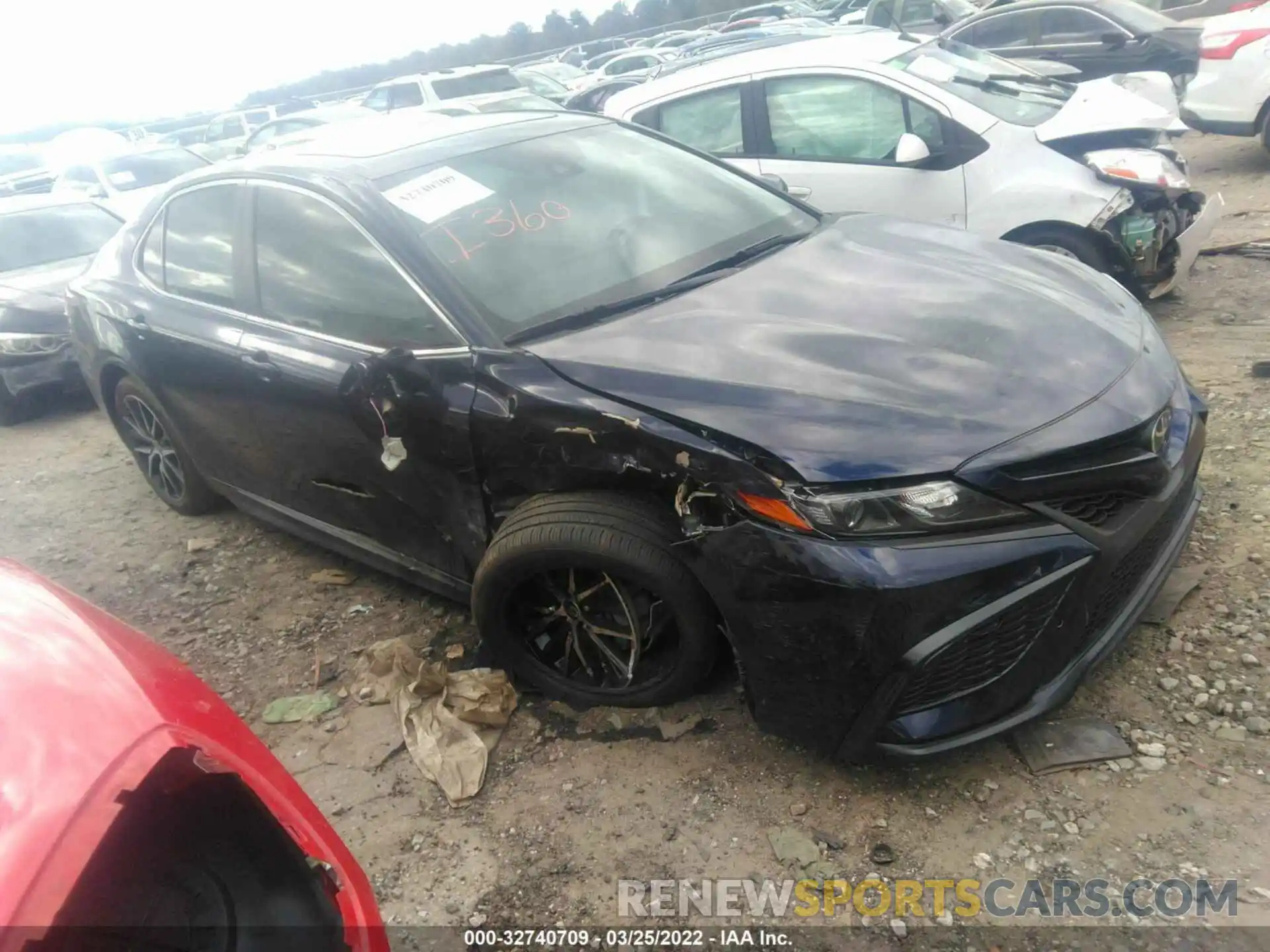 1 Photograph of a damaged car 4T1G11AK5NU622302 TOYOTA CAMRY 2022