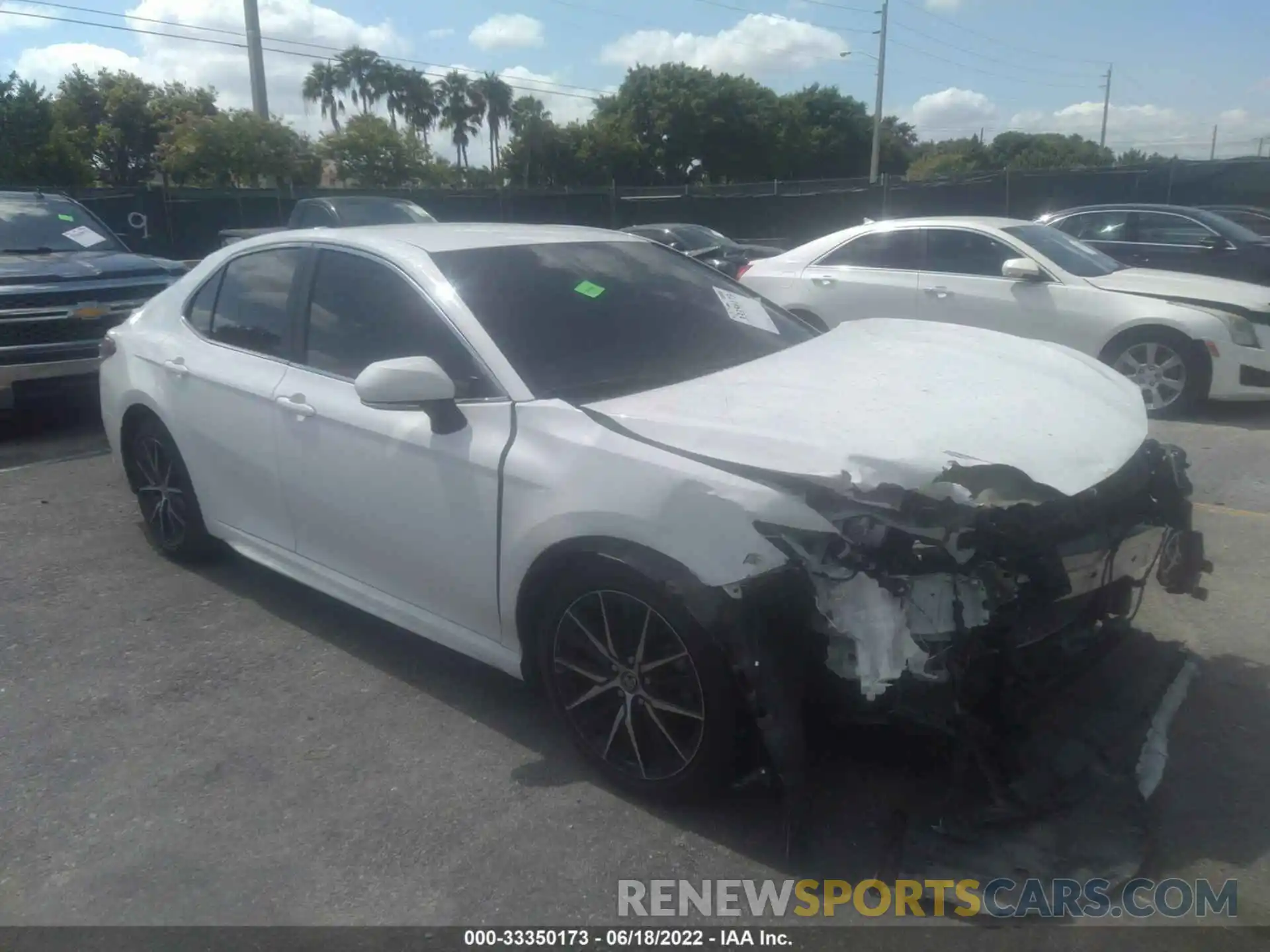 1 Photograph of a damaged car 4T1G11AK5NU652223 TOYOTA CAMRY 2022