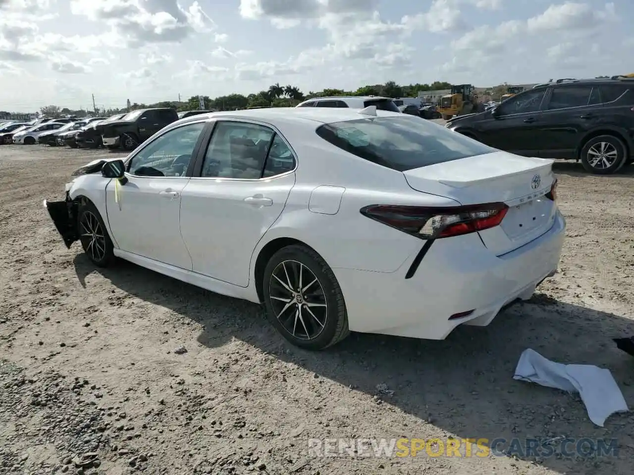 3 Photograph of a damaged car 4T1G11AK5NU661617 TOYOTA CAMRY 2022