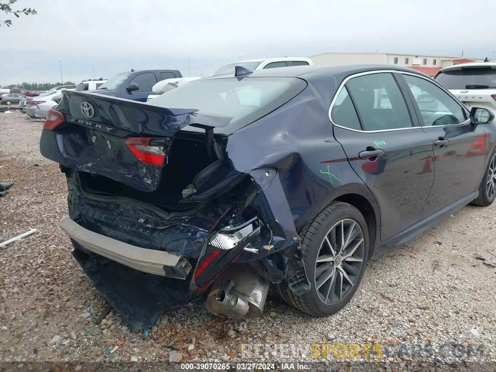 6 Photograph of a damaged car 4T1G11AK5NU669913 TOYOTA CAMRY 2022