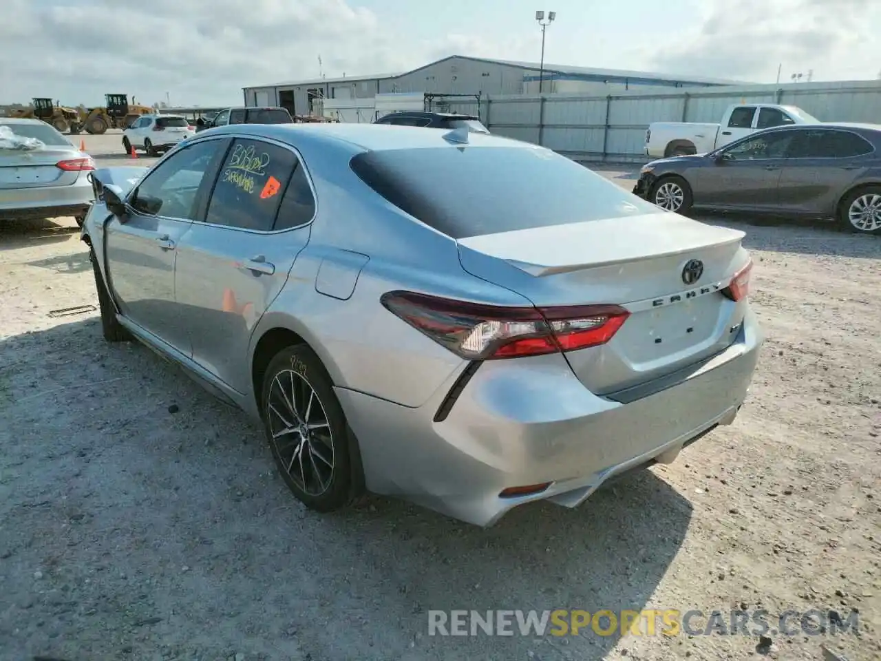 3 Photograph of a damaged car 4T1G11AK5NU689112 TOYOTA CAMRY 2022