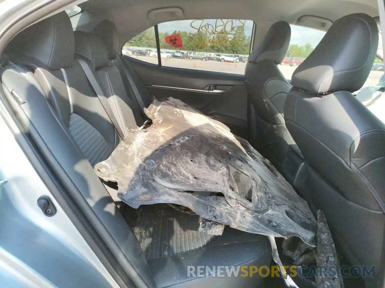 6 Photograph of a damaged car 4T1G11AK5NU689112 TOYOTA CAMRY 2022