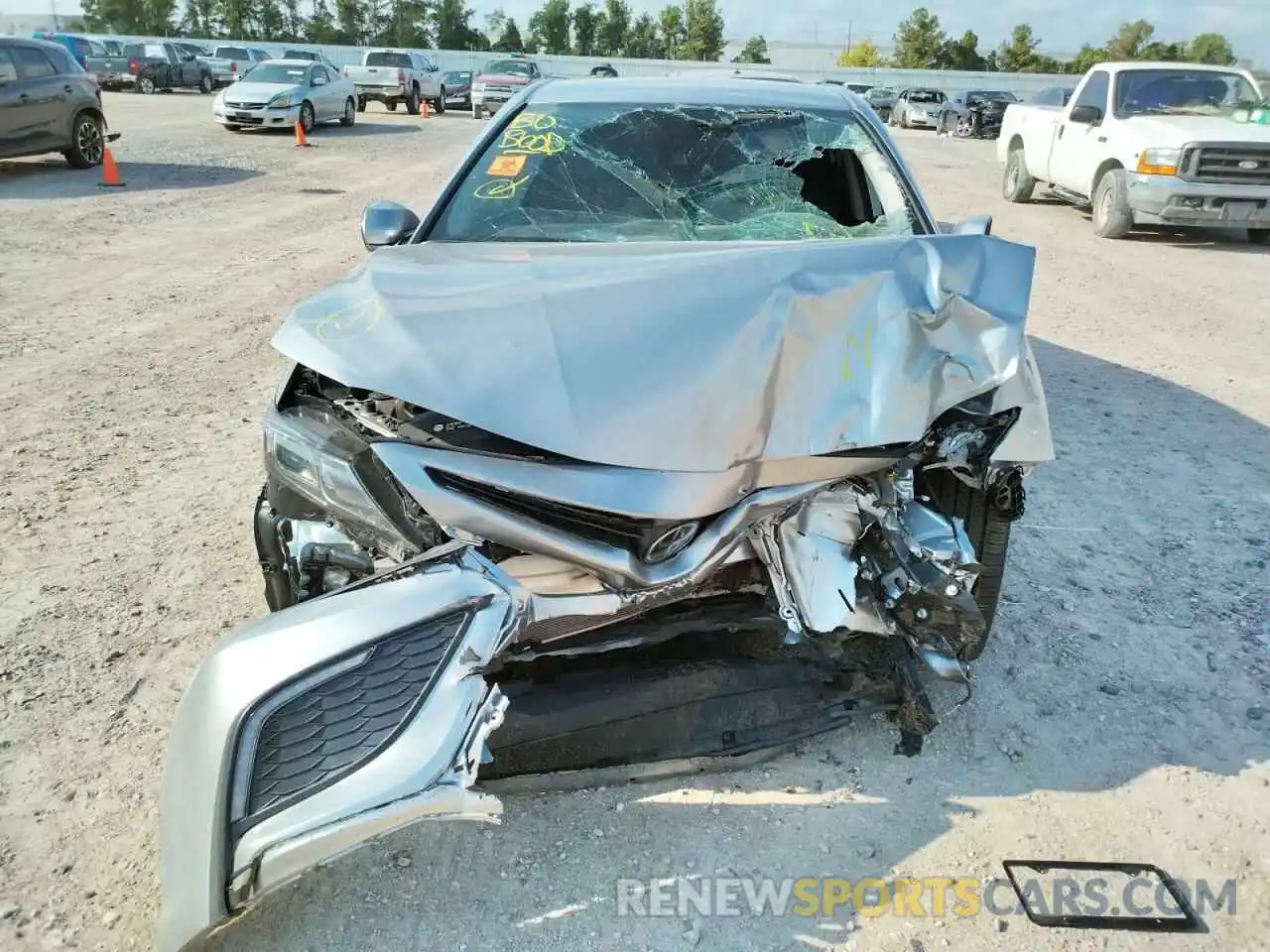 9 Photograph of a damaged car 4T1G11AK5NU689112 TOYOTA CAMRY 2022