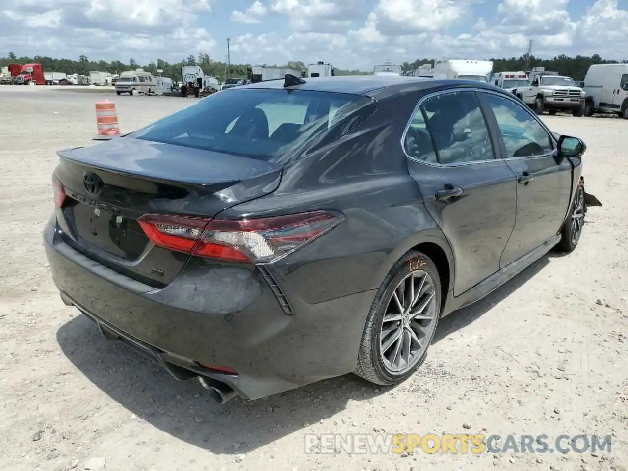 4 Photograph of a damaged car 4T1G11AK5NU712145 TOYOTA CAMRY 2022