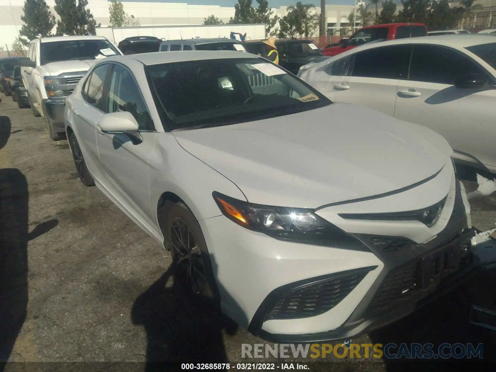 1 Photograph of a damaged car 4T1G11AK6NU009413 TOYOTA CAMRY 2022