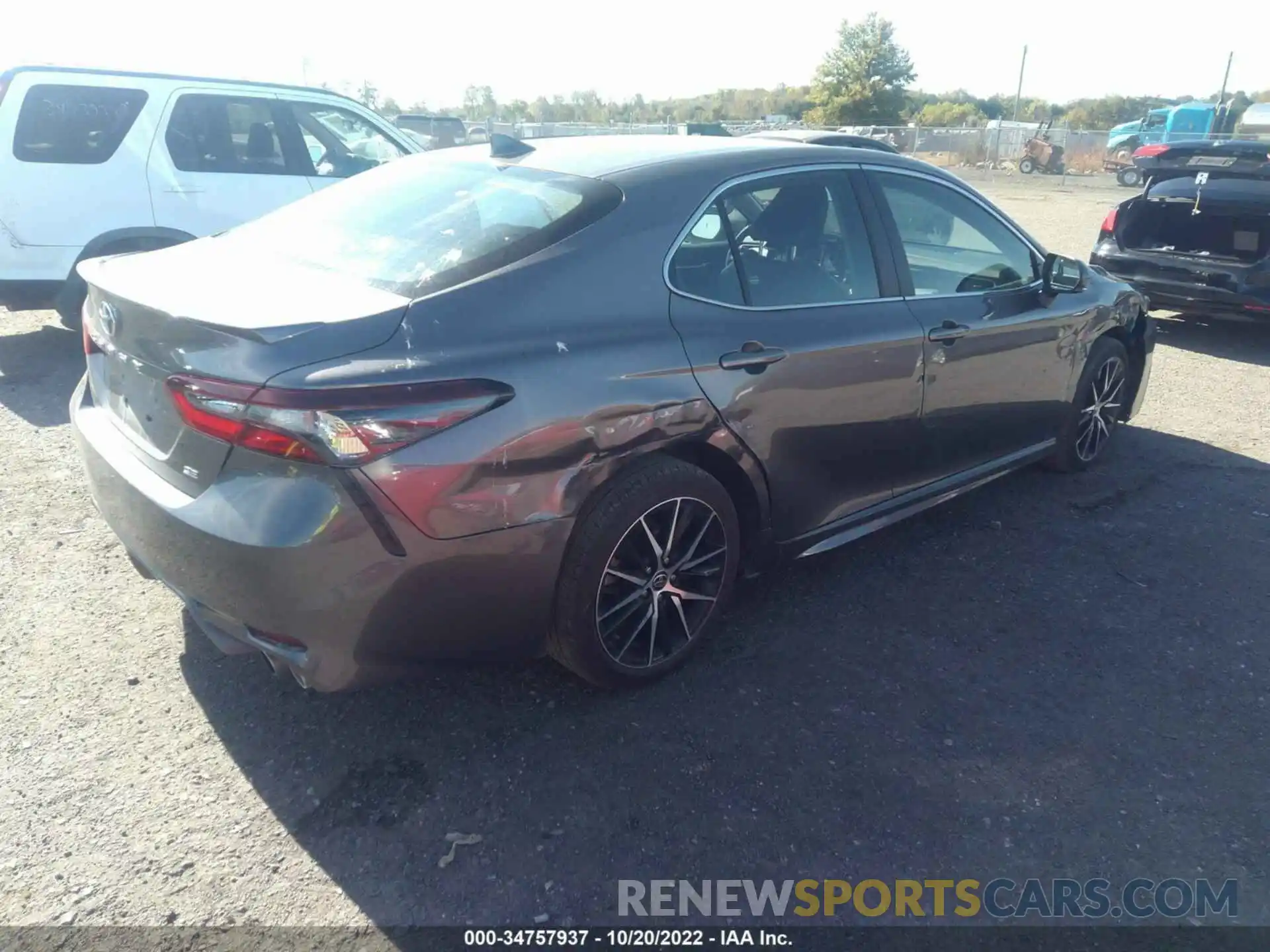 4 Photograph of a damaged car 4T1G11AK6NU018595 TOYOTA CAMRY 2022