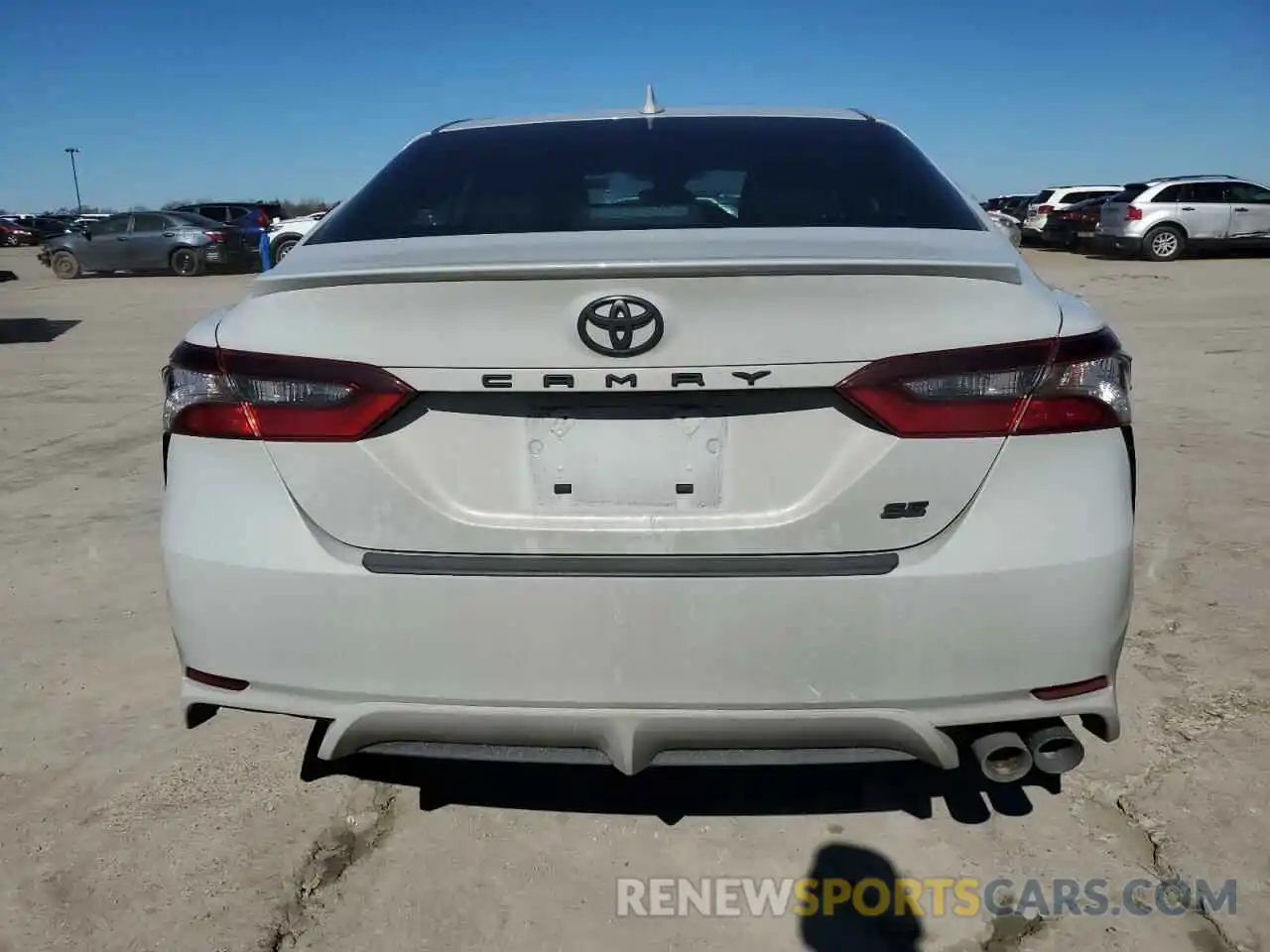 6 Photograph of a damaged car 4T1G11AK6NU058997 TOYOTA CAMRY 2022