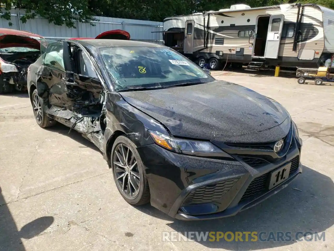 1 Photograph of a damaged car 4T1G11AK6NU073905 TOYOTA CAMRY 2022