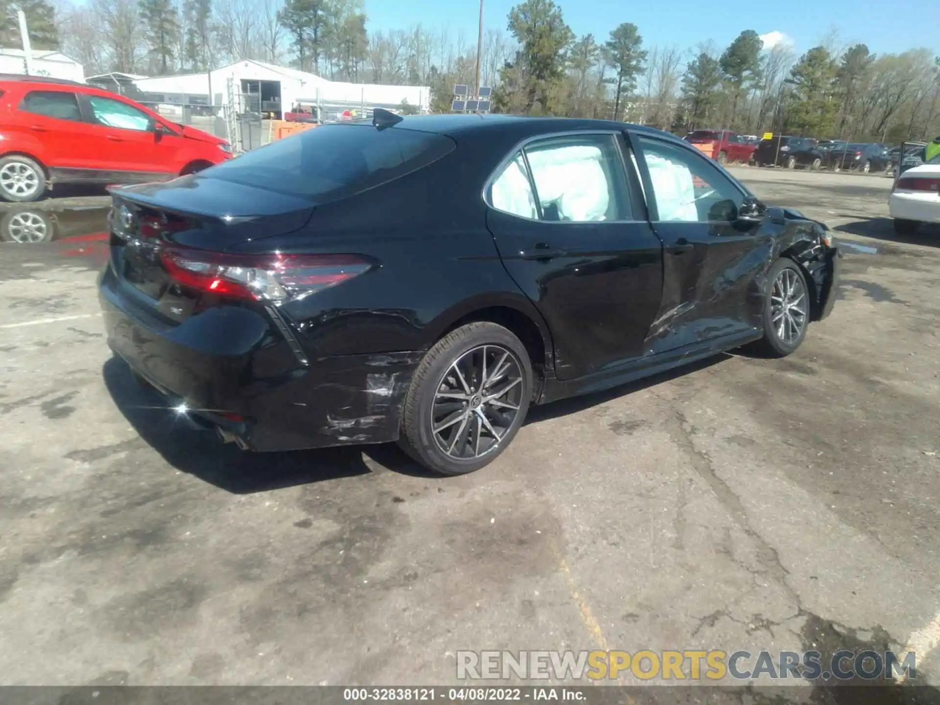 4 Photograph of a damaged car 4T1G11AK6NU499688 TOYOTA CAMRY 2022