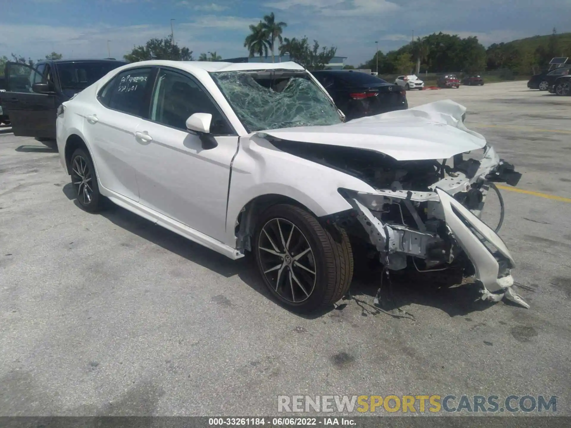 1 Photograph of a damaged car 4T1G11AK6NU635656 TOYOTA CAMRY 2022