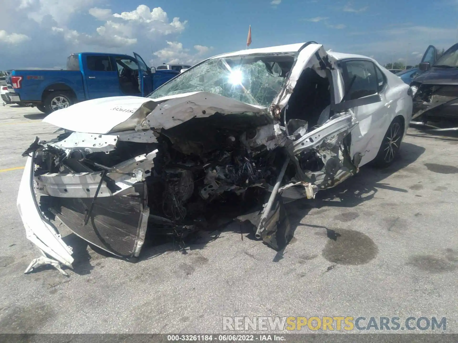 2 Photograph of a damaged car 4T1G11AK6NU635656 TOYOTA CAMRY 2022