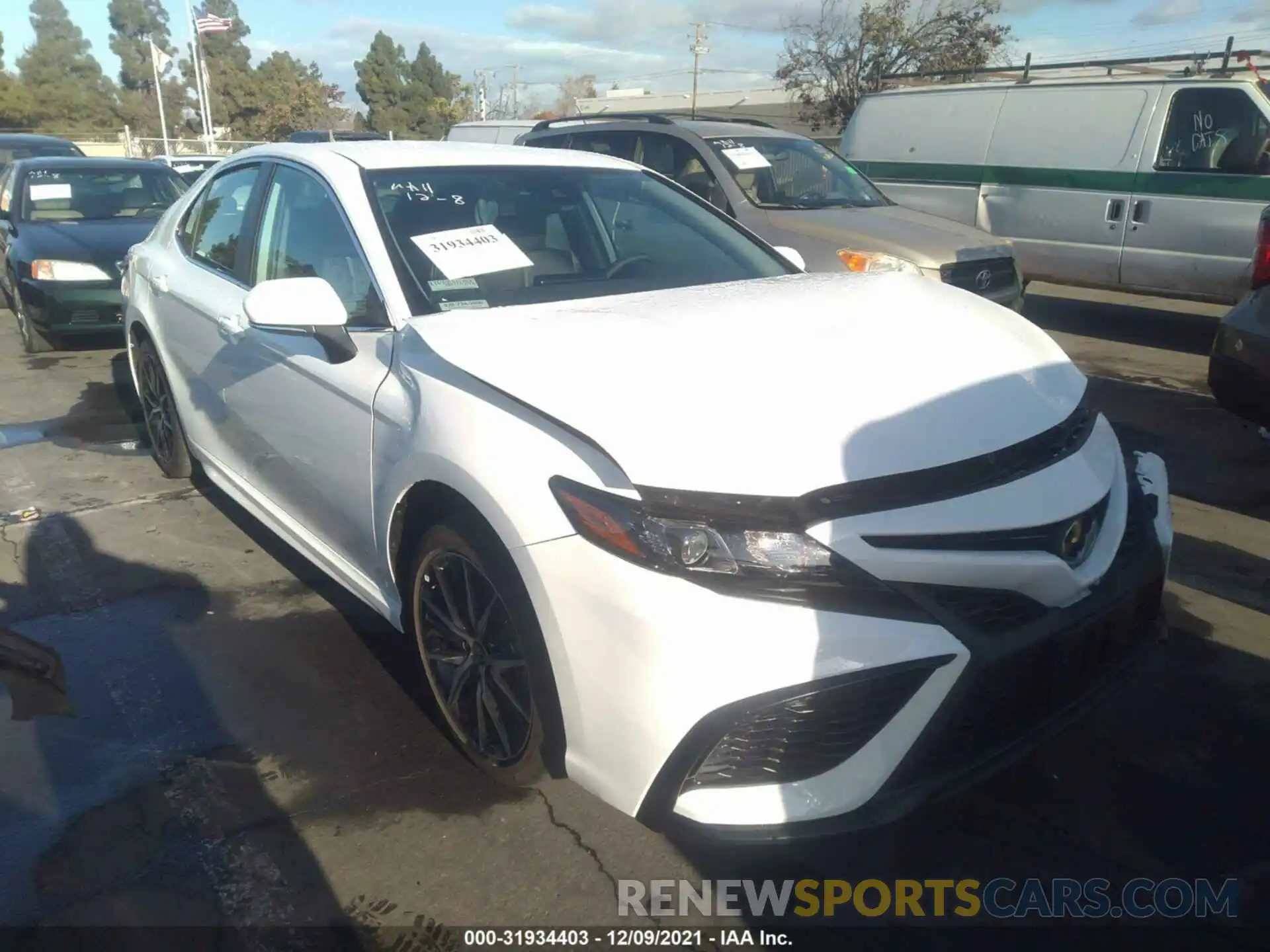 1 Photograph of a damaged car 4T1G11AK6NU636225 TOYOTA CAMRY 2022