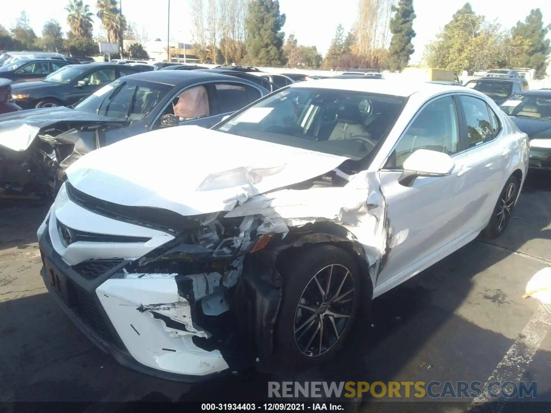 2 Photograph of a damaged car 4T1G11AK6NU636225 TOYOTA CAMRY 2022