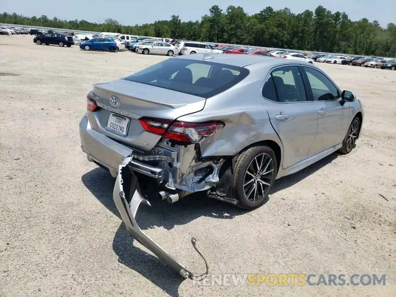 4 Photograph of a damaged car 4T1G11AK6NU648620 TOYOTA CAMRY 2022