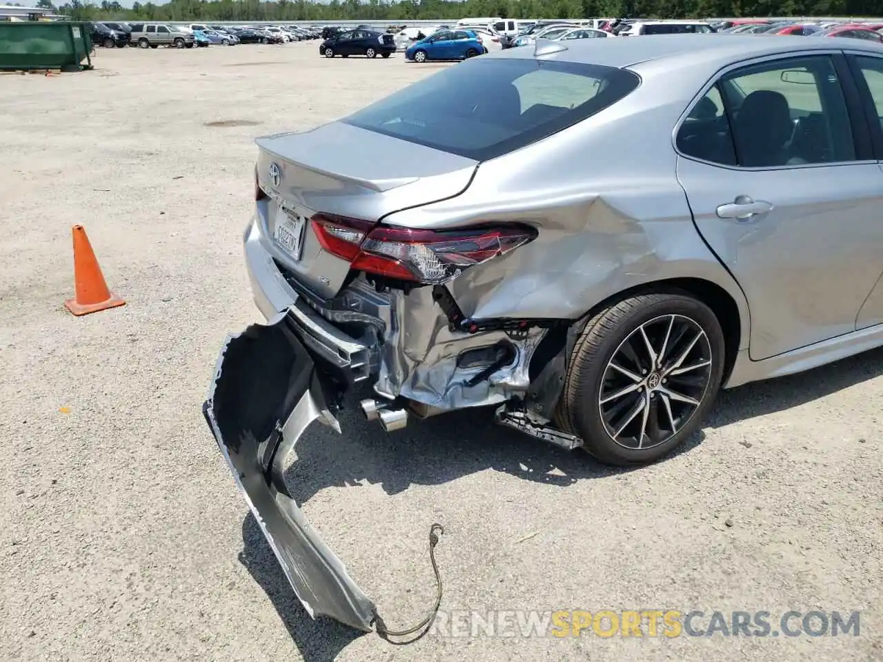 9 Photograph of a damaged car 4T1G11AK6NU648620 TOYOTA CAMRY 2022