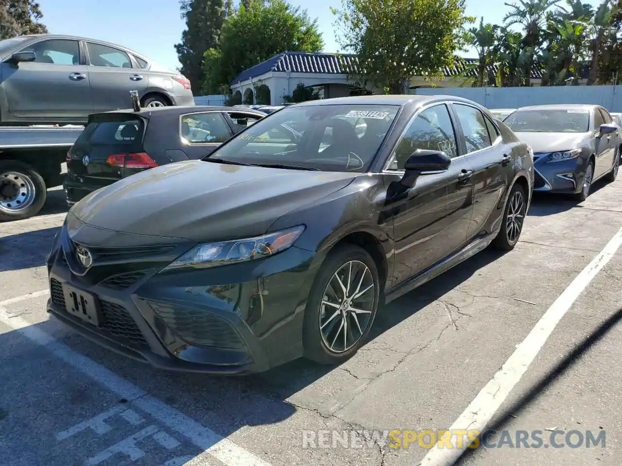 1 Photograph of a damaged car 4T1G11AK6NU667717 TOYOTA CAMRY 2022