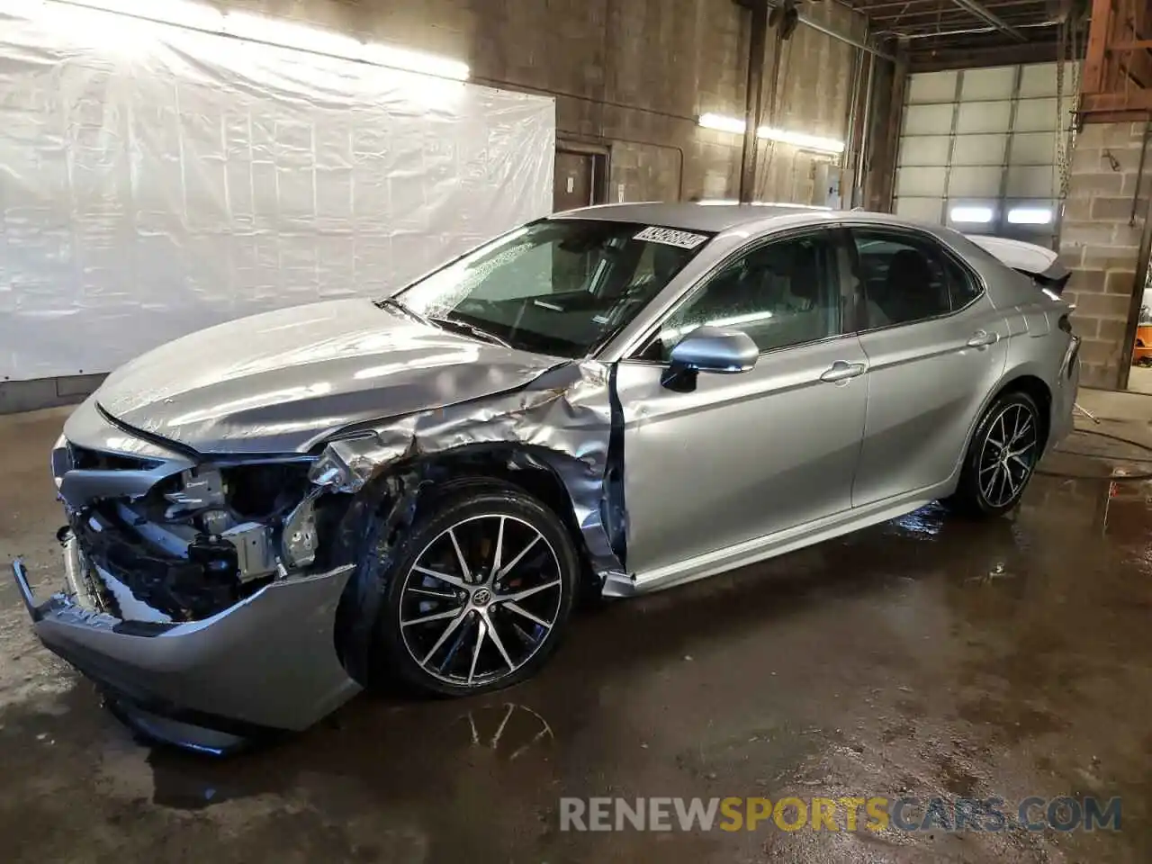 1 Photograph of a damaged car 4T1G11AK6NU697512 TOYOTA CAMRY 2022