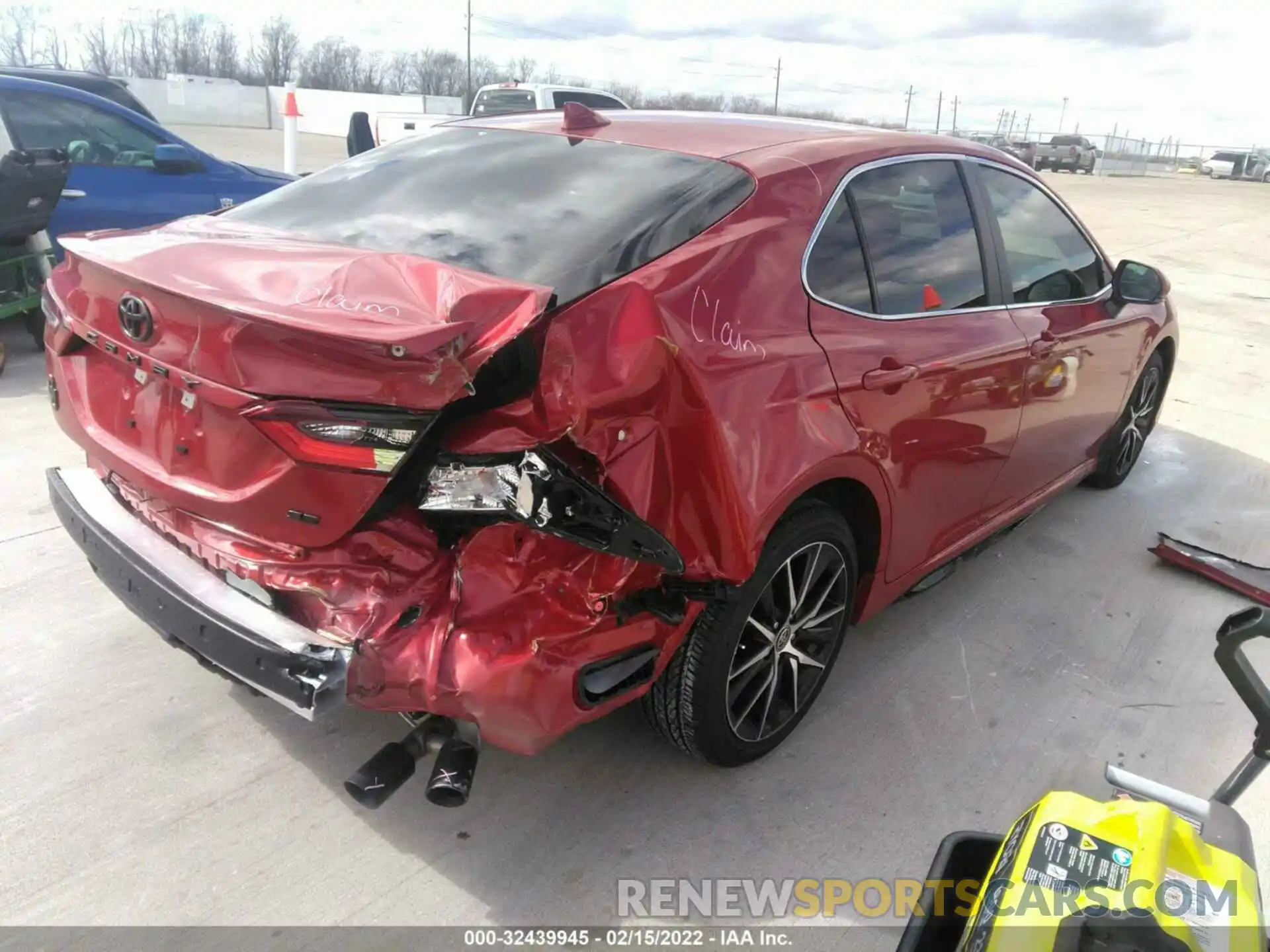 4 Photograph of a damaged car 4T1G11AK7NU012496 TOYOTA CAMRY 2022