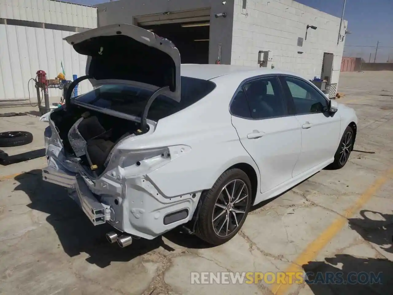 4 Photograph of a damaged car 4T1G11AK7NU034742 TOYOTA CAMRY 2022