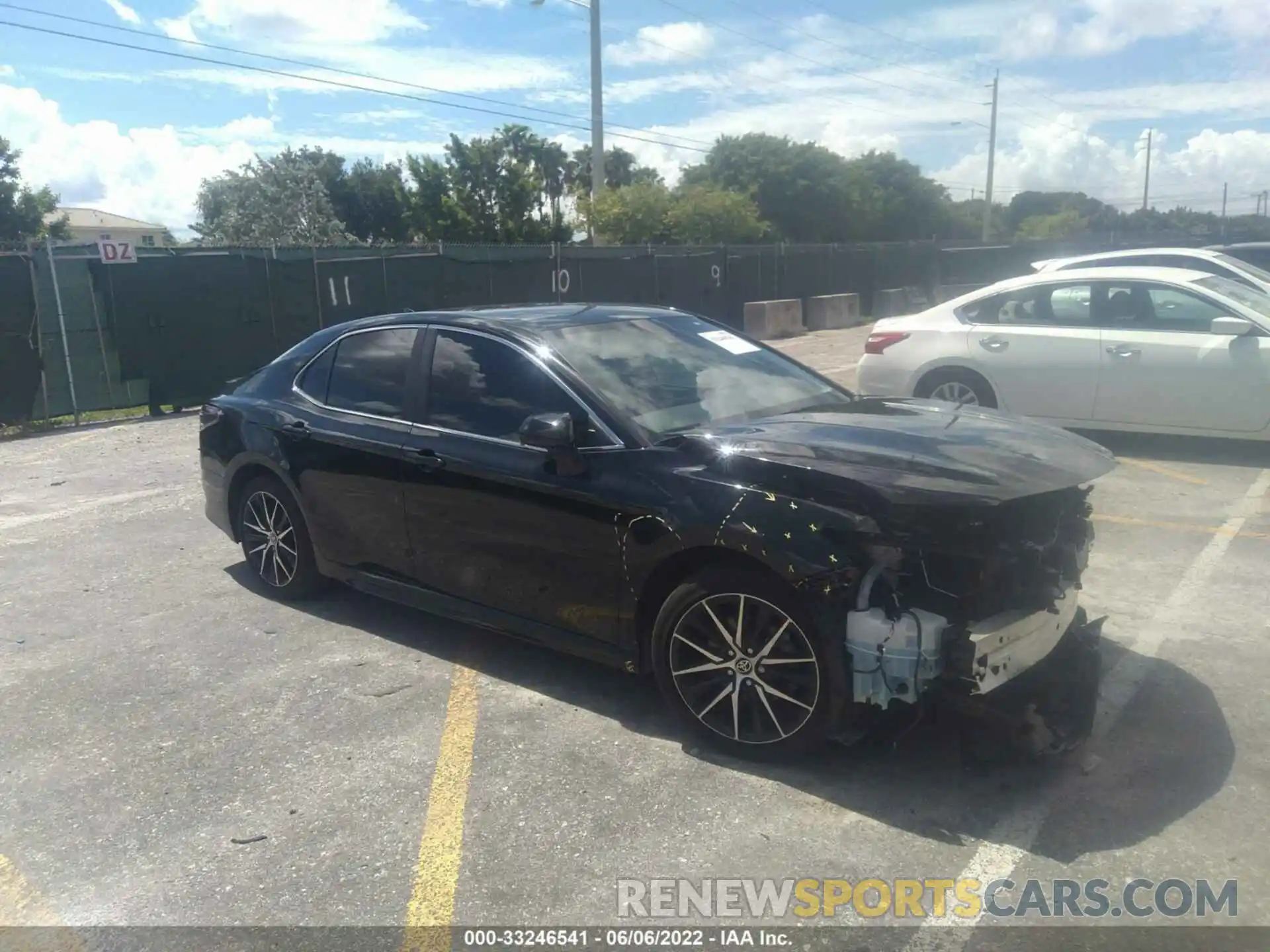 1 Photograph of a damaged car 4T1G11AK7NU627680 TOYOTA CAMRY 2022