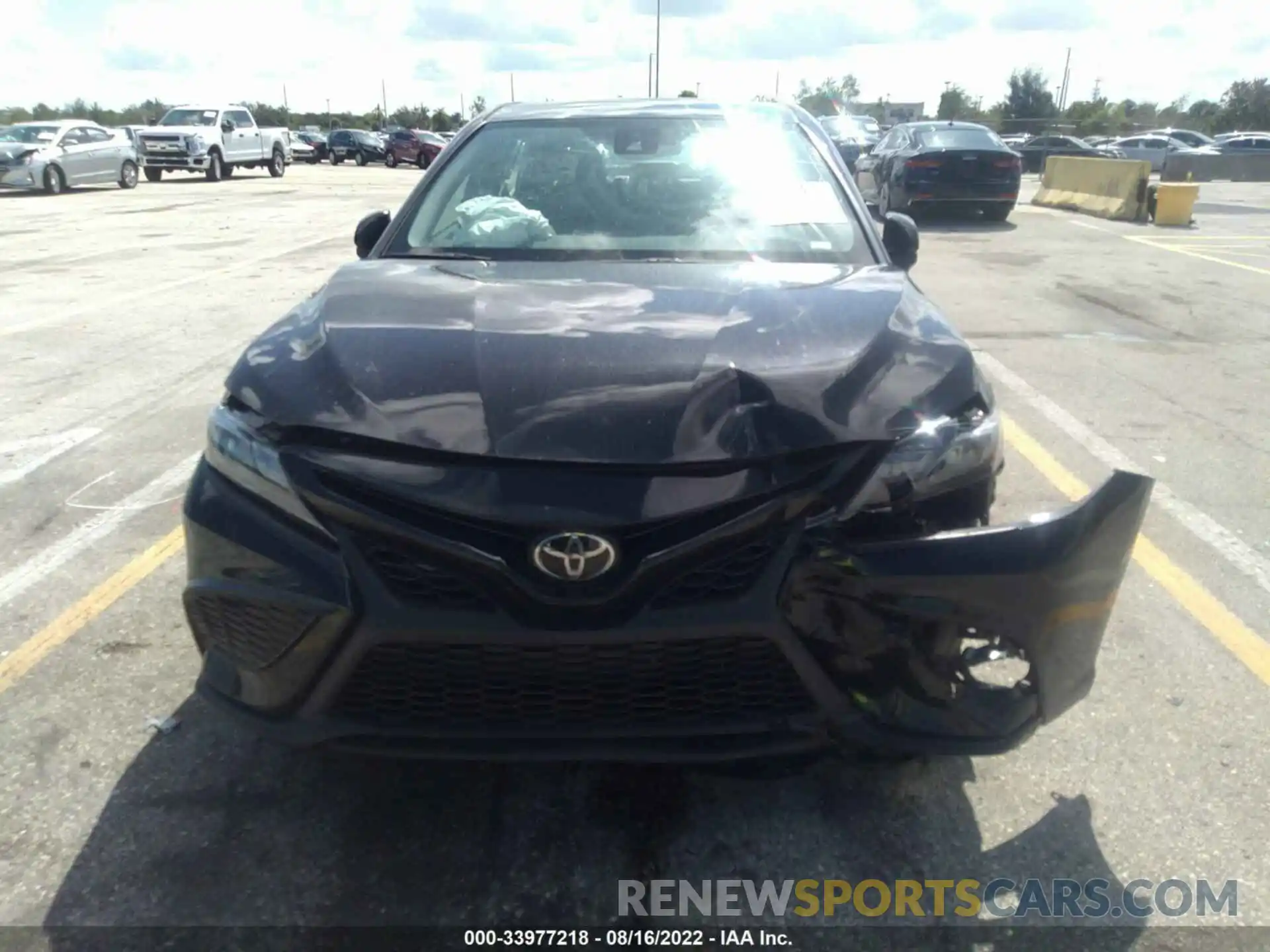 6 Photograph of a damaged car 4T1G11AK7NU631972 TOYOTA CAMRY 2022