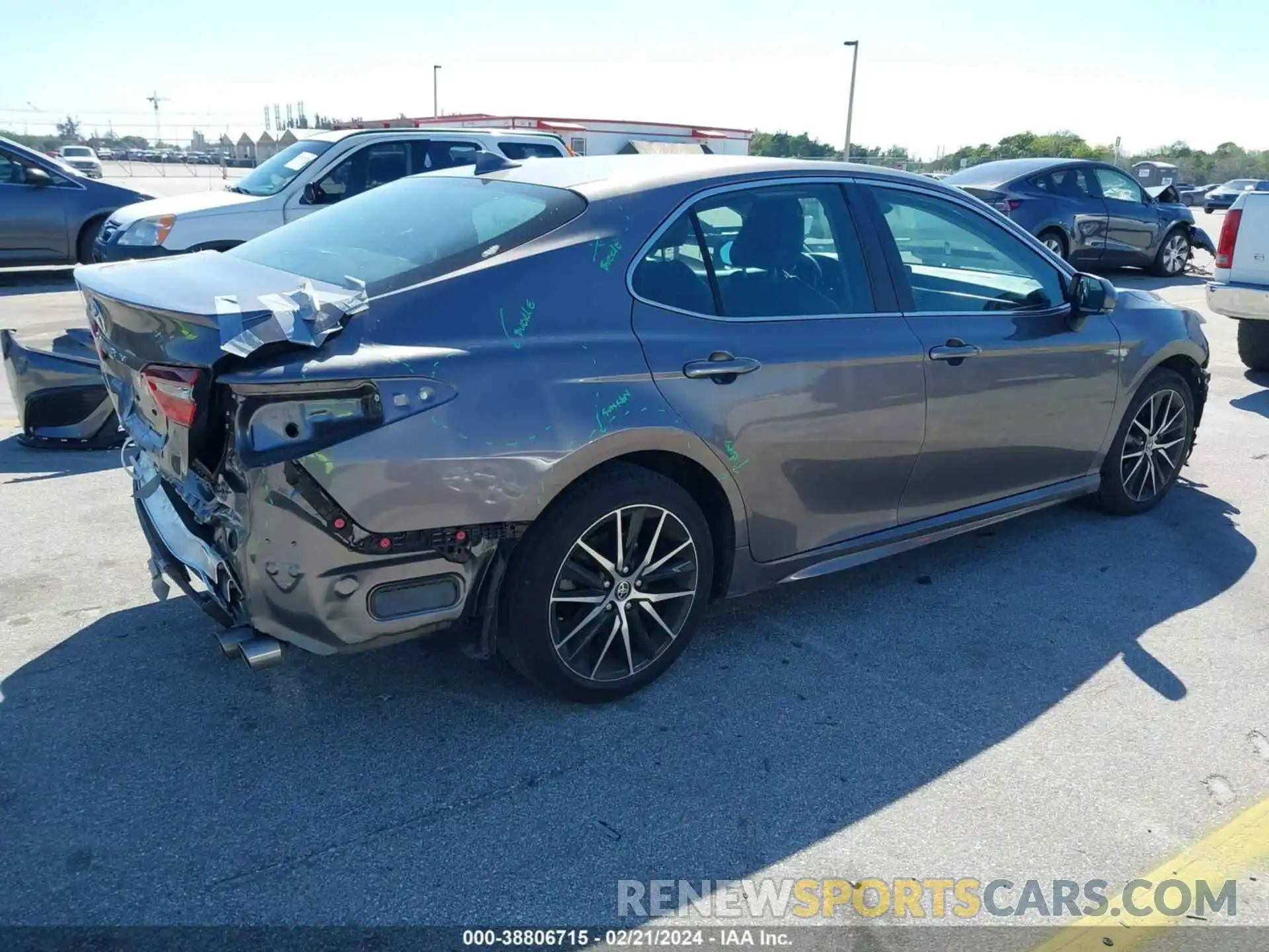 4 Photograph of a damaged car 4T1G11AK7NU634189 TOYOTA CAMRY 2022