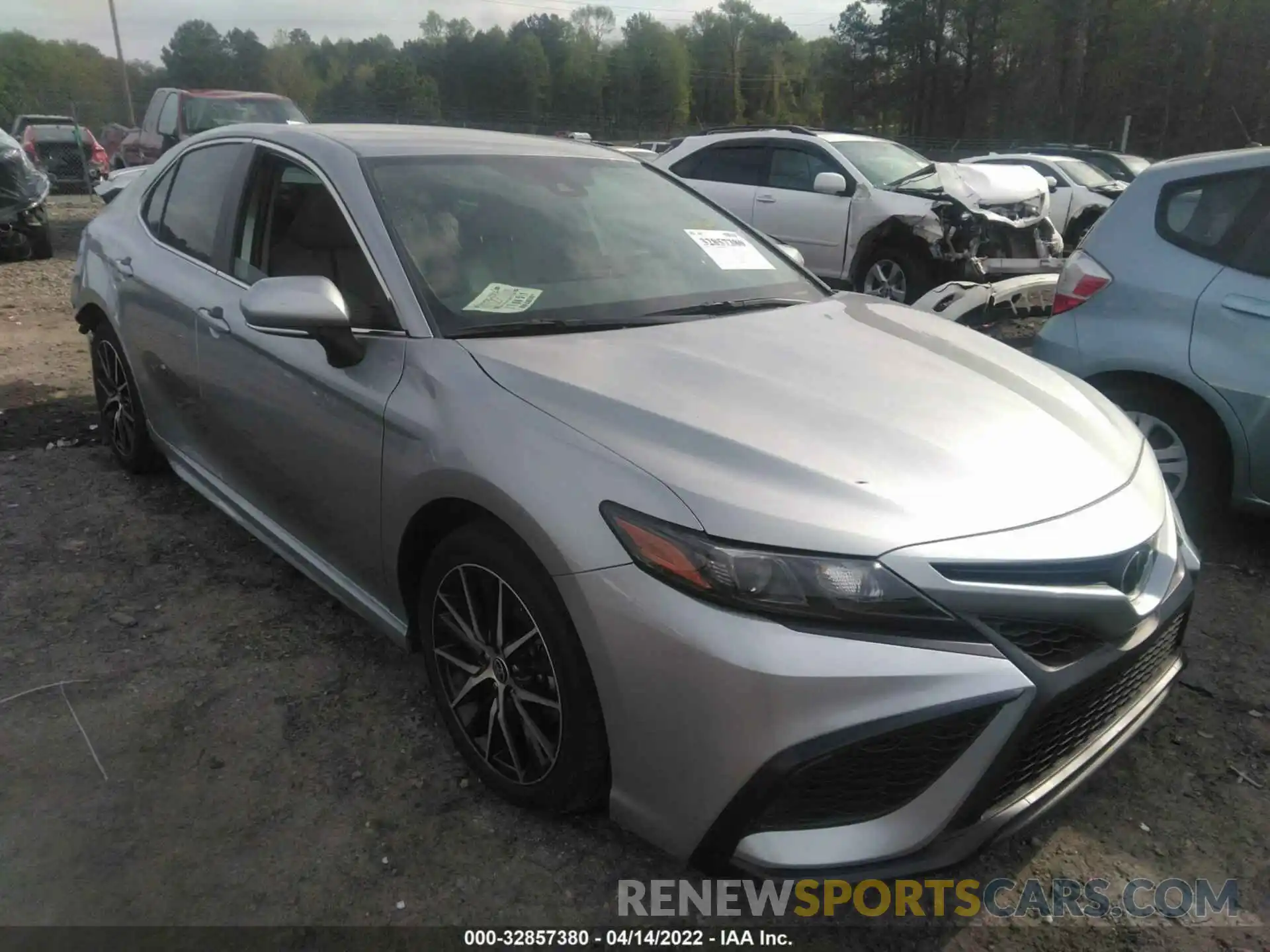 1 Photograph of a damaged car 4T1G11AK7NU647301 TOYOTA CAMRY 2022