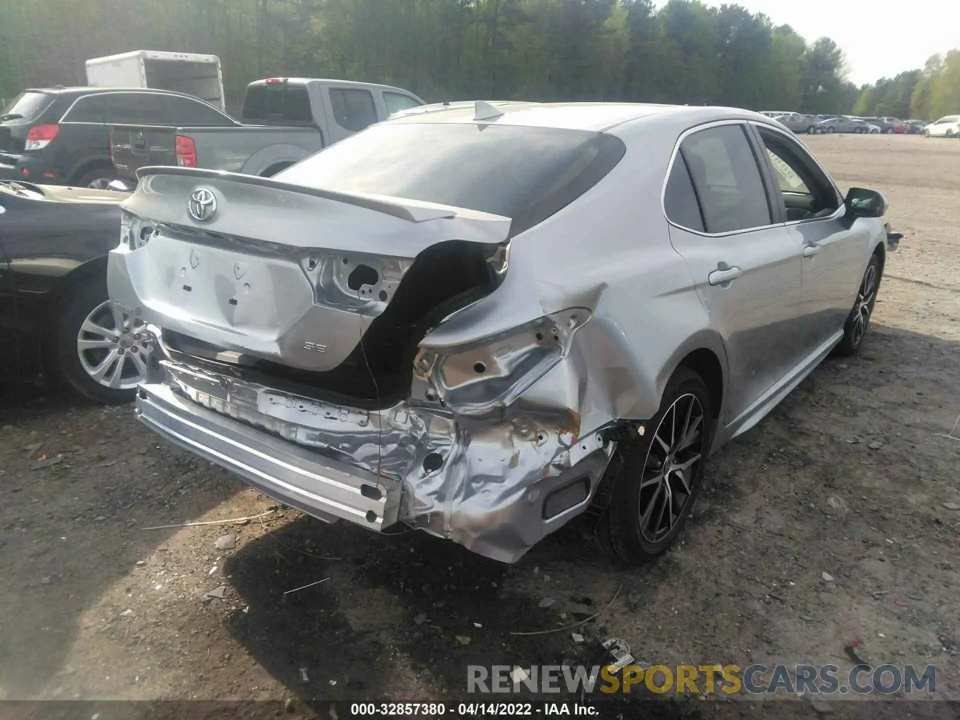 4 Photograph of a damaged car 4T1G11AK7NU647301 TOYOTA CAMRY 2022