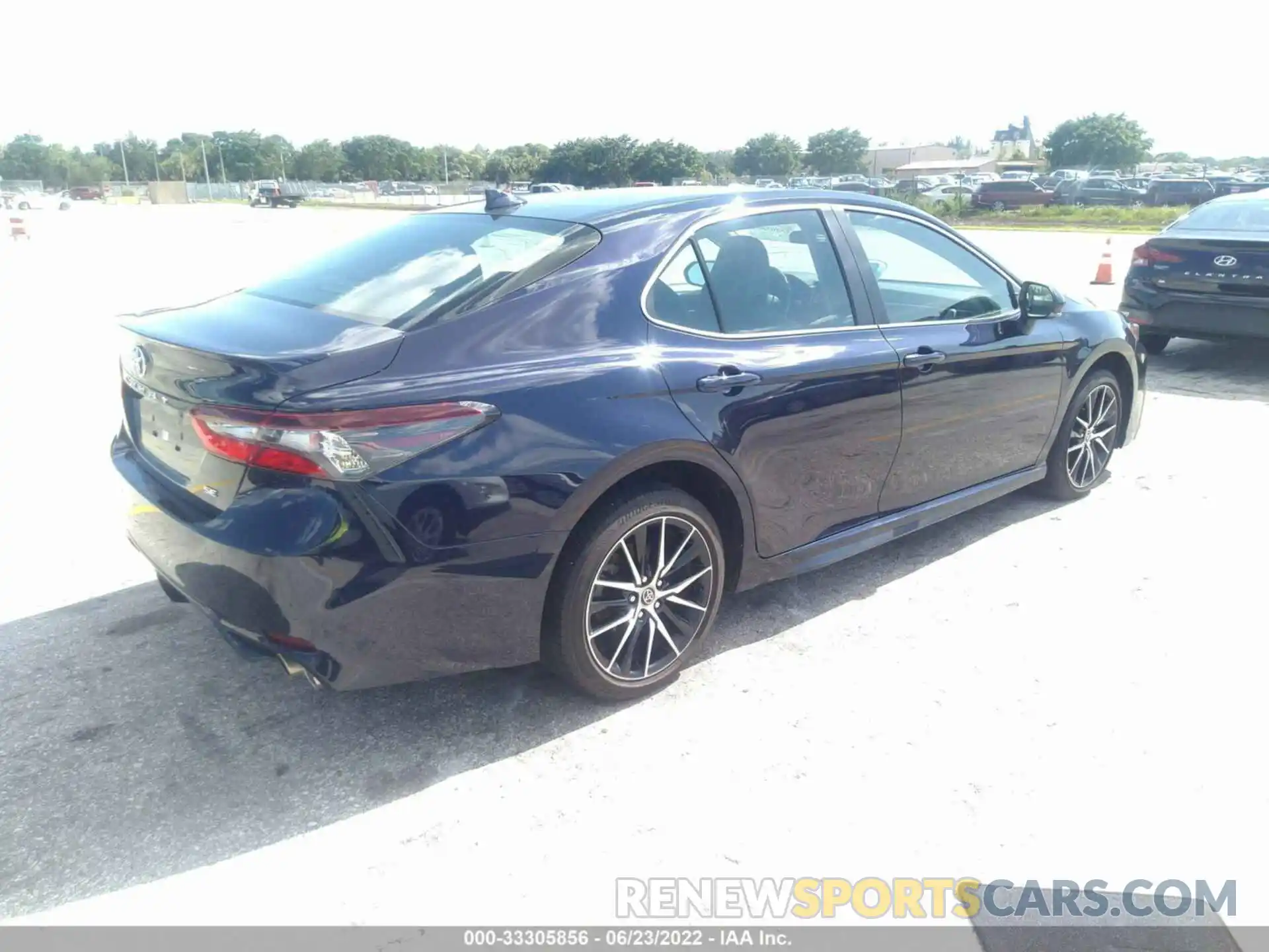 4 Photograph of a damaged car 4T1G11AK8NU632998 TOYOTA CAMRY 2022