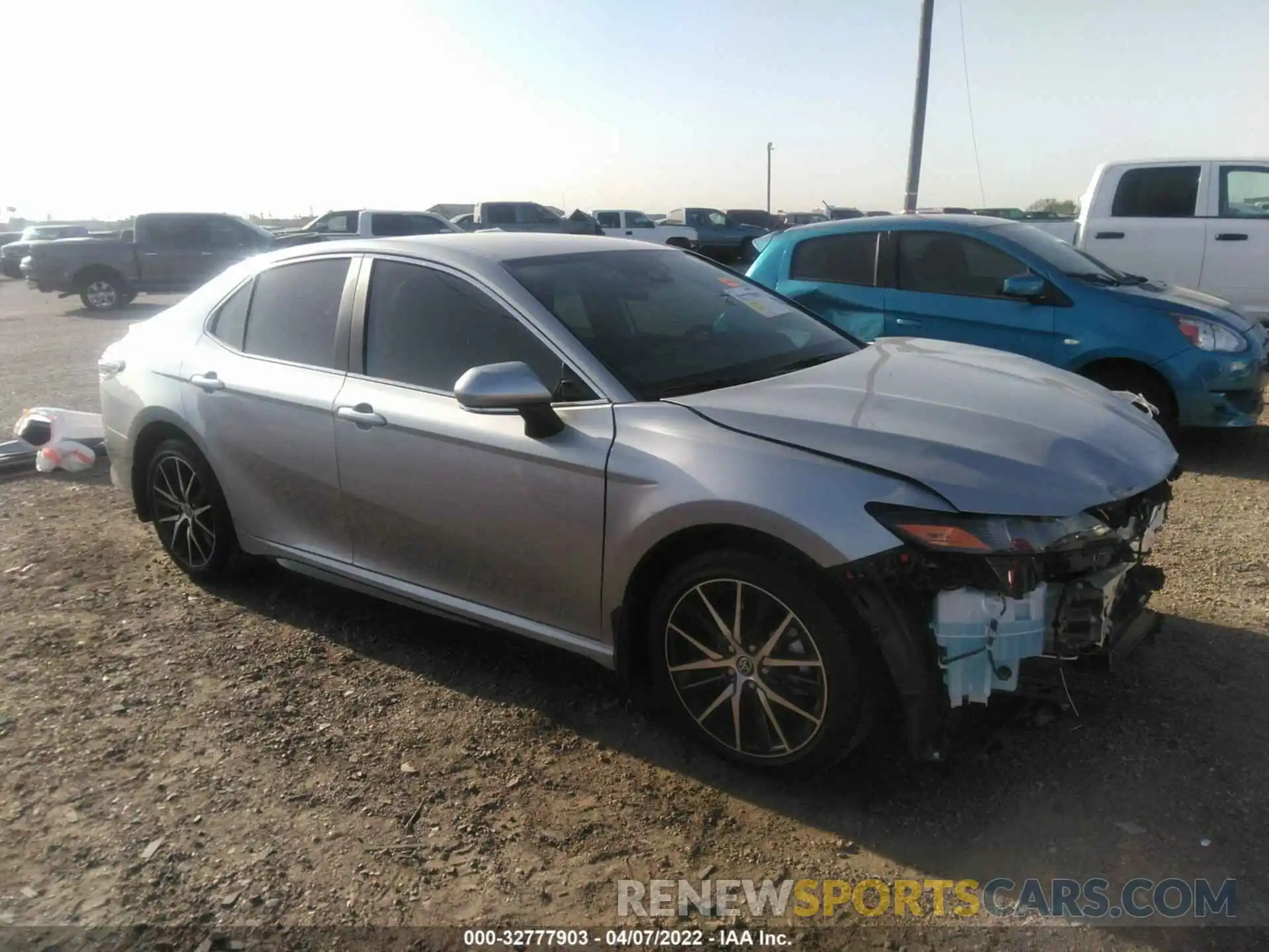 1 Photograph of a damaged car 4T1G11AK8NU634976 TOYOTA CAMRY 2022