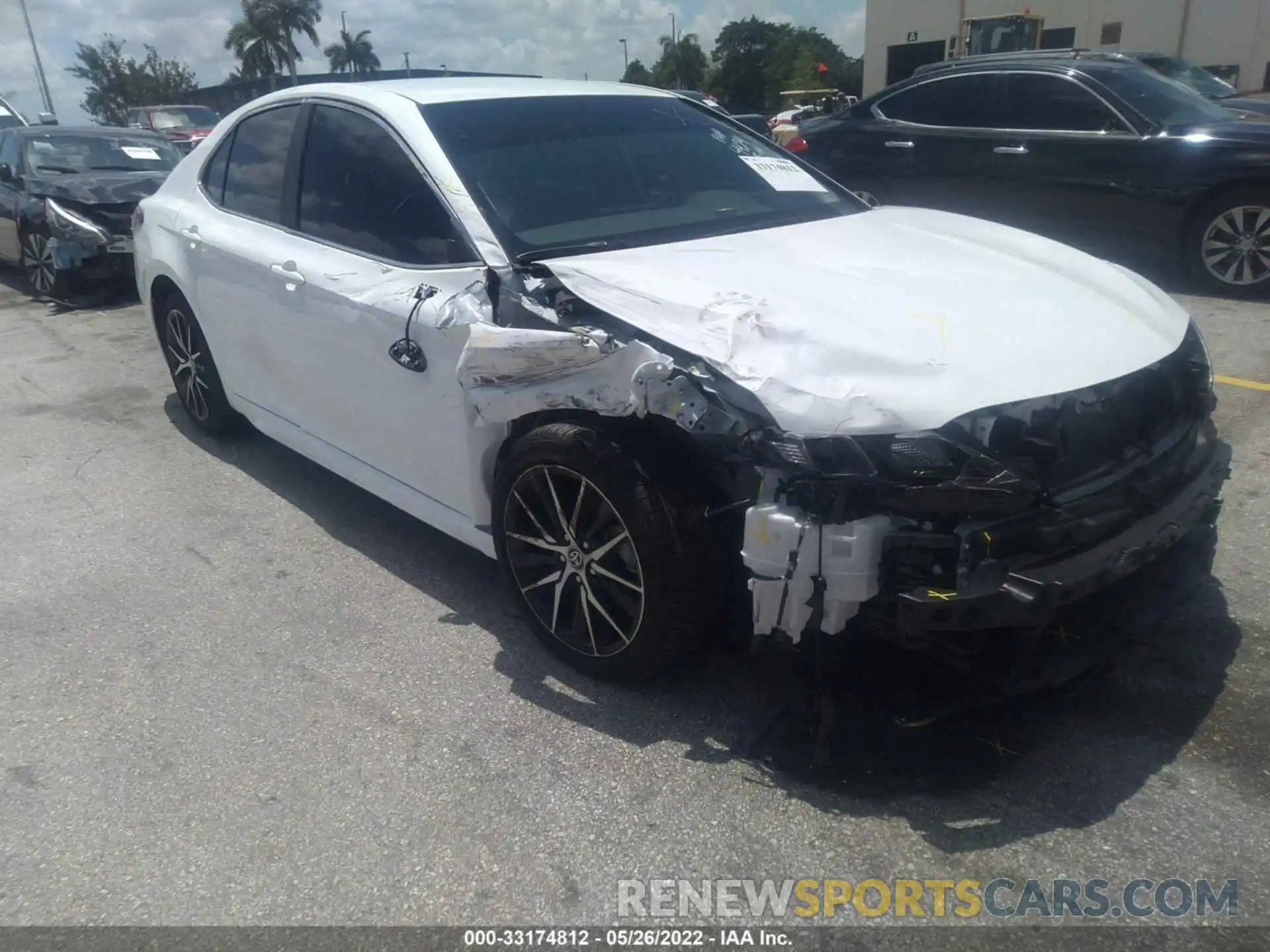 6 Photograph of a damaged car 4T1G11AK8NU644424 TOYOTA CAMRY 2022