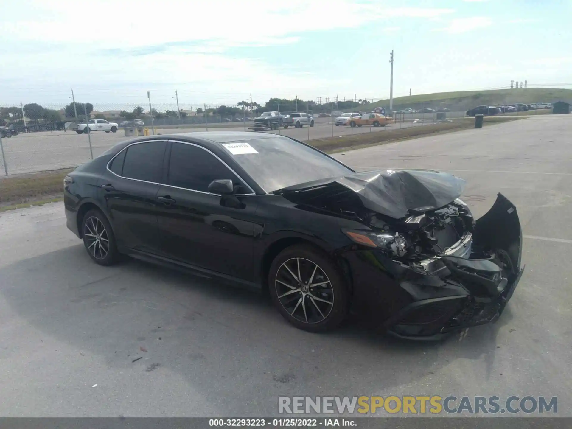 1 Photograph of a damaged car 4T1G11AK8NU646707 TOYOTA CAMRY 2022