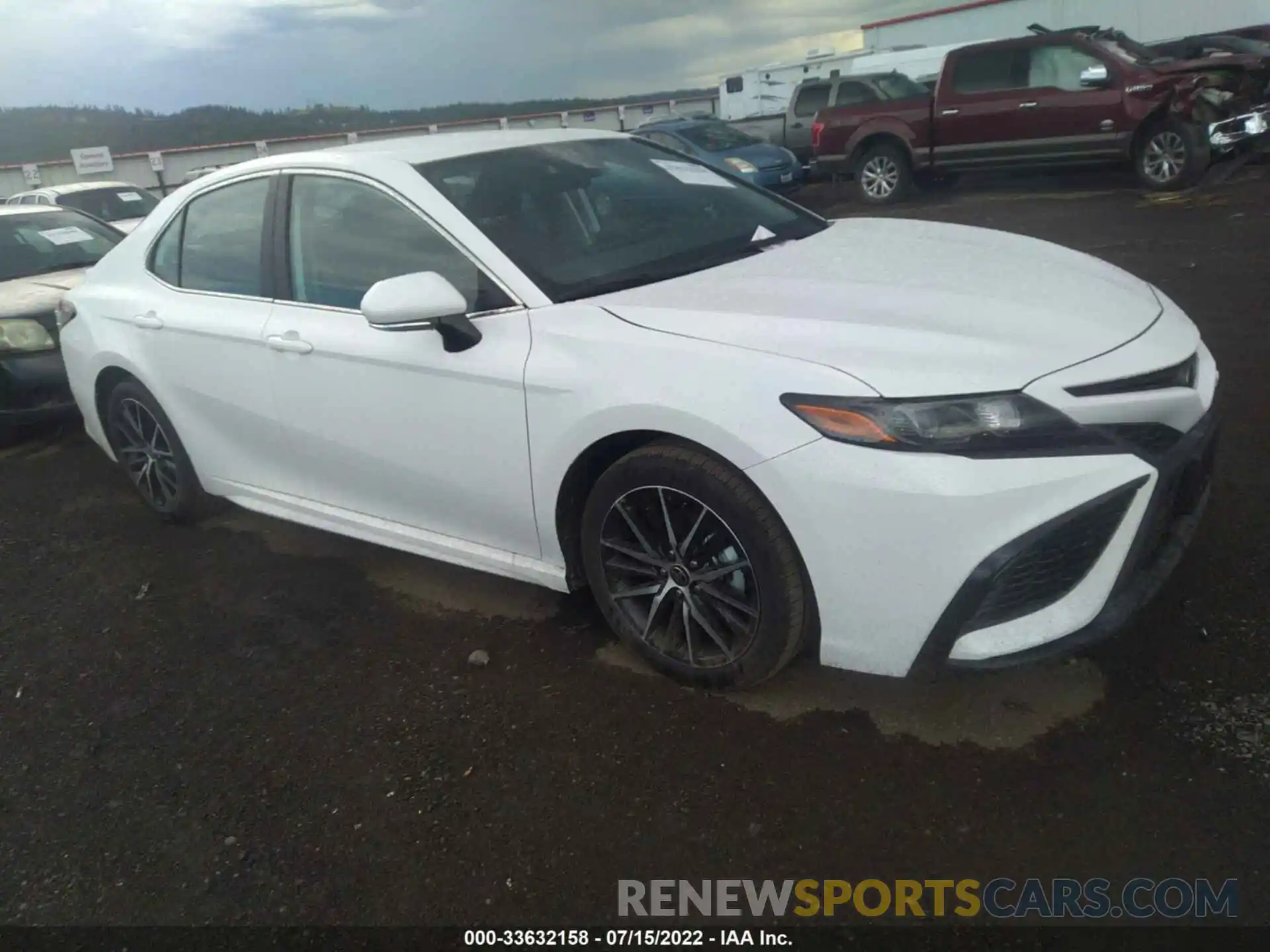 1 Photograph of a damaged car 4T1G11AK8NU697060 TOYOTA CAMRY 2022