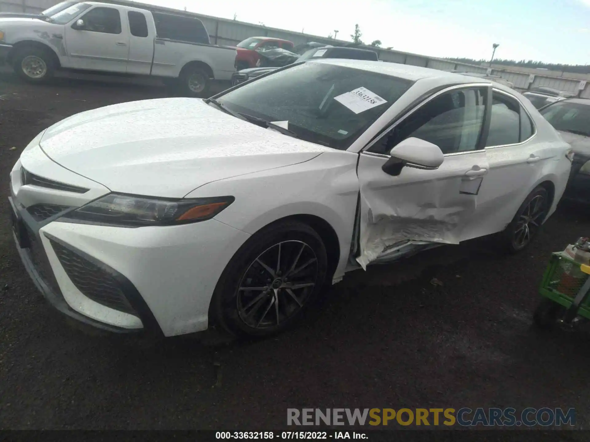 2 Photograph of a damaged car 4T1G11AK8NU697060 TOYOTA CAMRY 2022