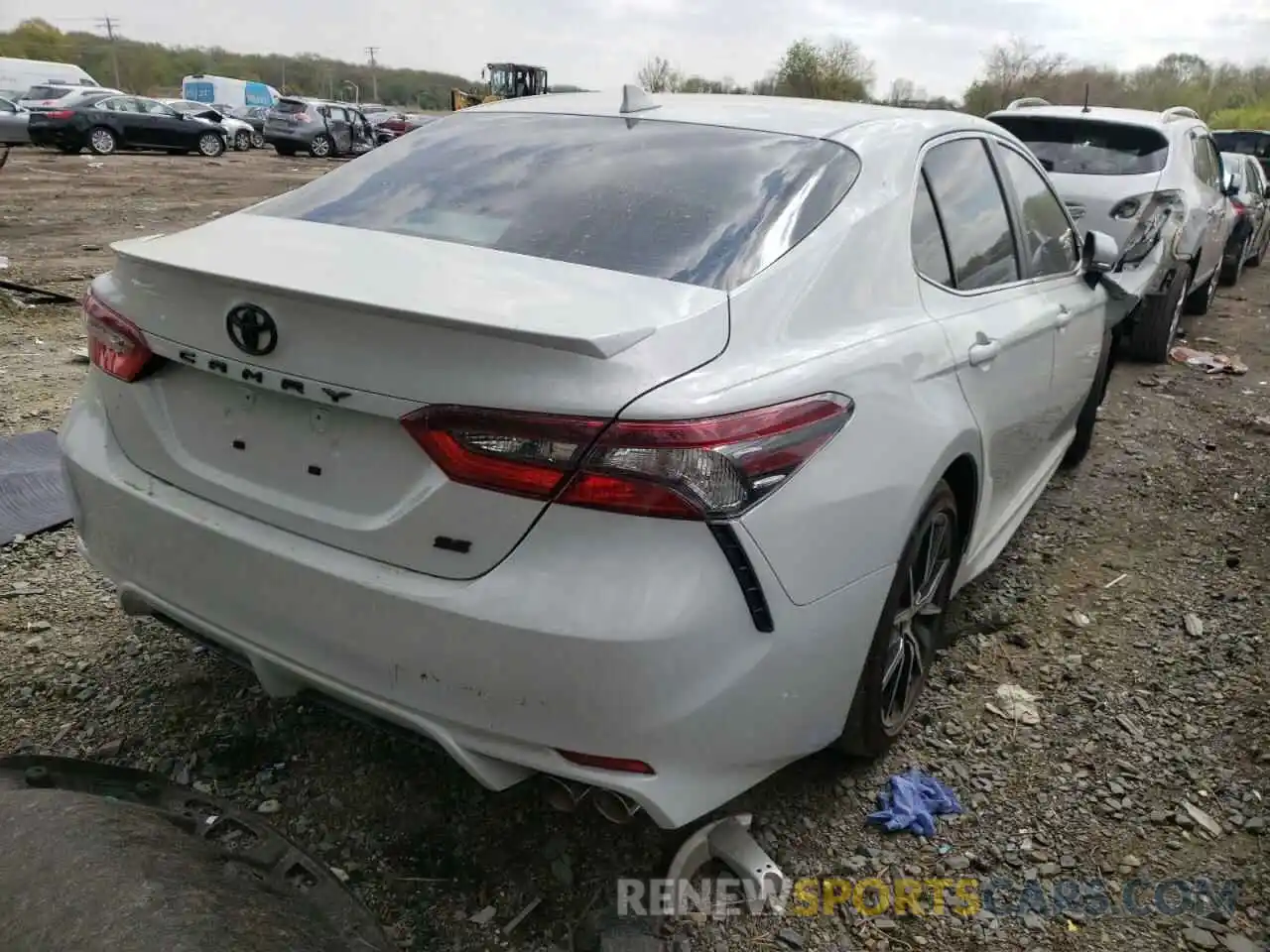 4 Photograph of a damaged car 4T1G11AK9NU001404 TOYOTA CAMRY 2022